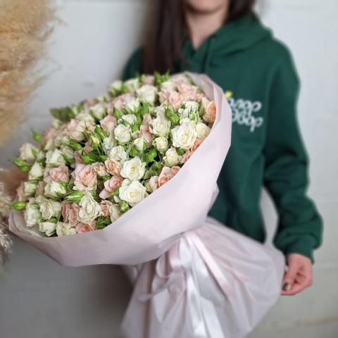 Букет кустовых роз "Нежный микс" XL сноу сара 30/21